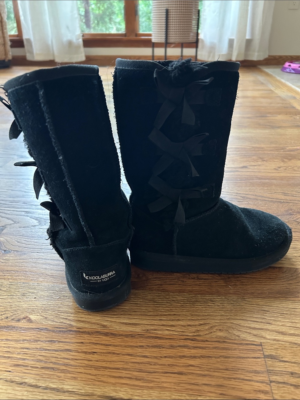 Koolaburra Black Suede Bow-Back Kids Winter Boots